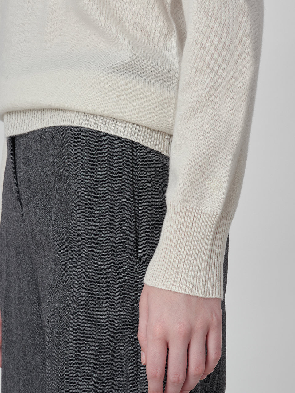 Classic Crew Neck Sweater_Vintage White