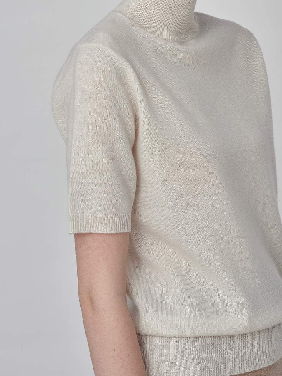 High Neck Shortsleeve_Vintage White