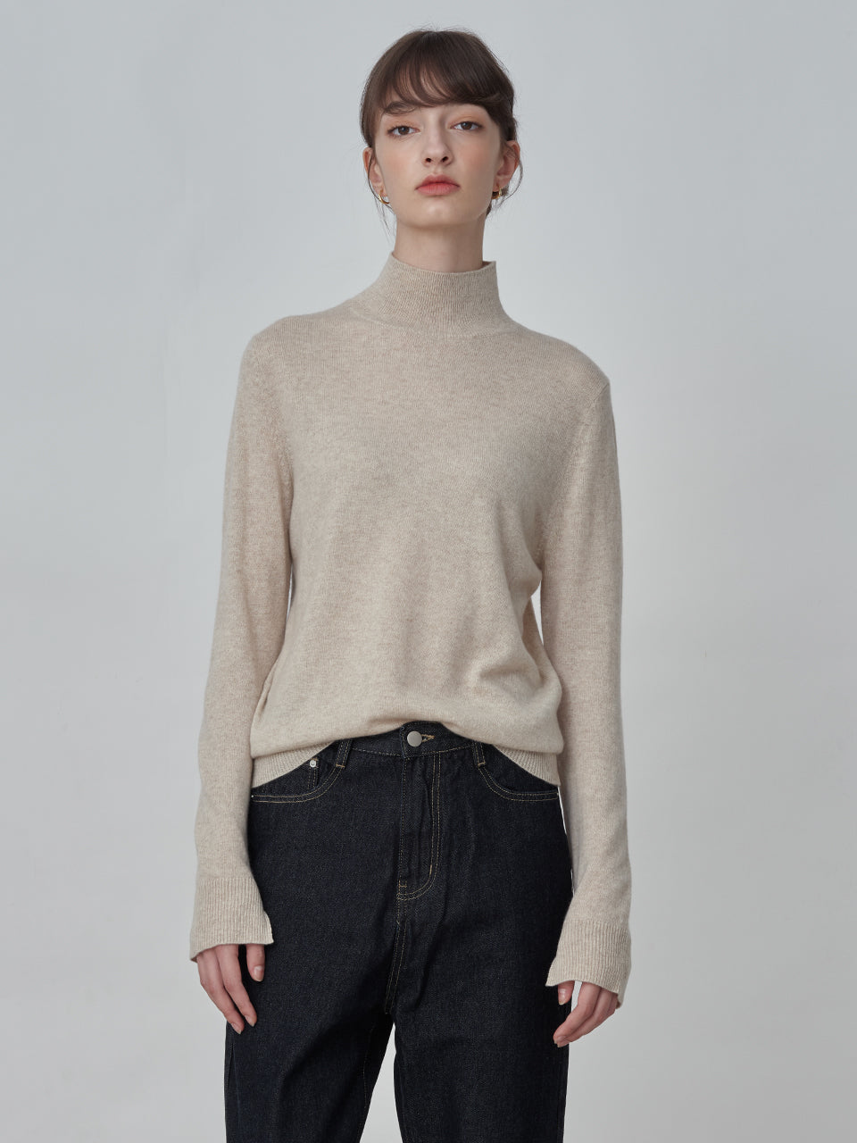 Simple High Neck Sweater_Oatmeal