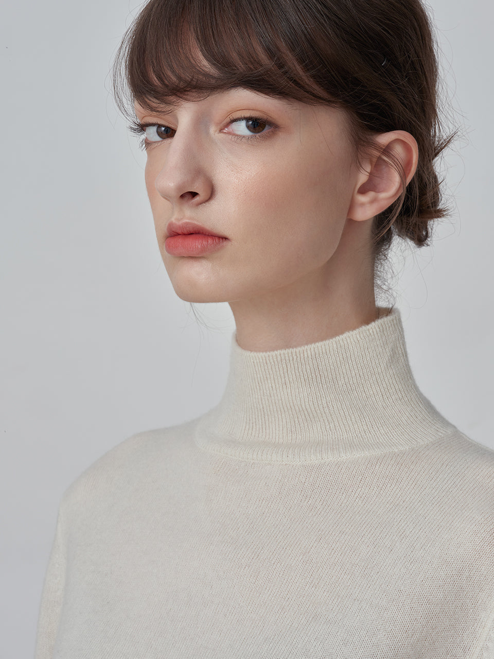 Simple High Neck Sweater_Vintage White