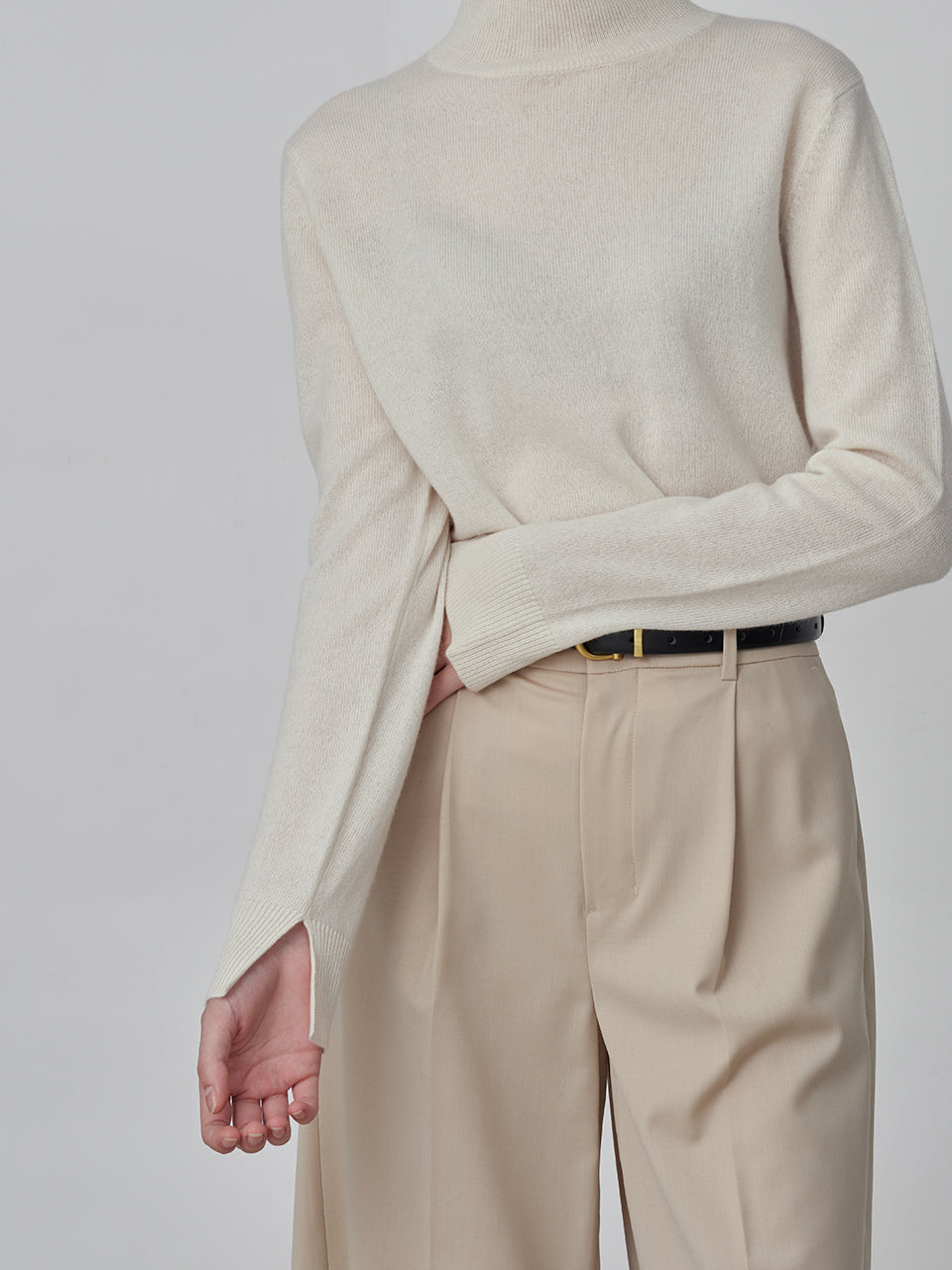 Simple High Neck Sweater_Vintage White