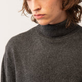 Men Turtleneck Sweater_Graphite